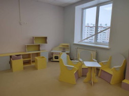 Завершается монтаж мебели в помещениях детского сада.
